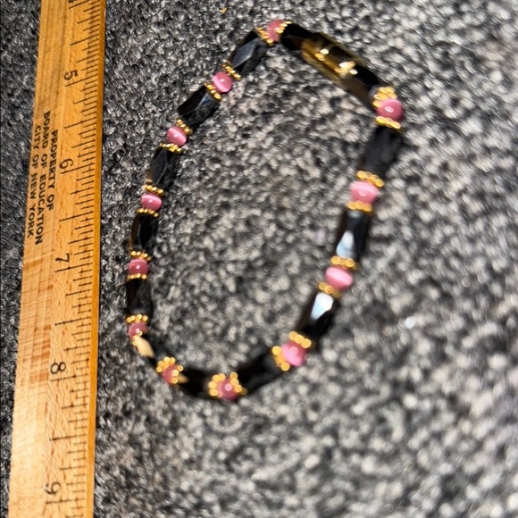 Magnet Black and Pink Beaded Bracelet - Picture 2 of 3